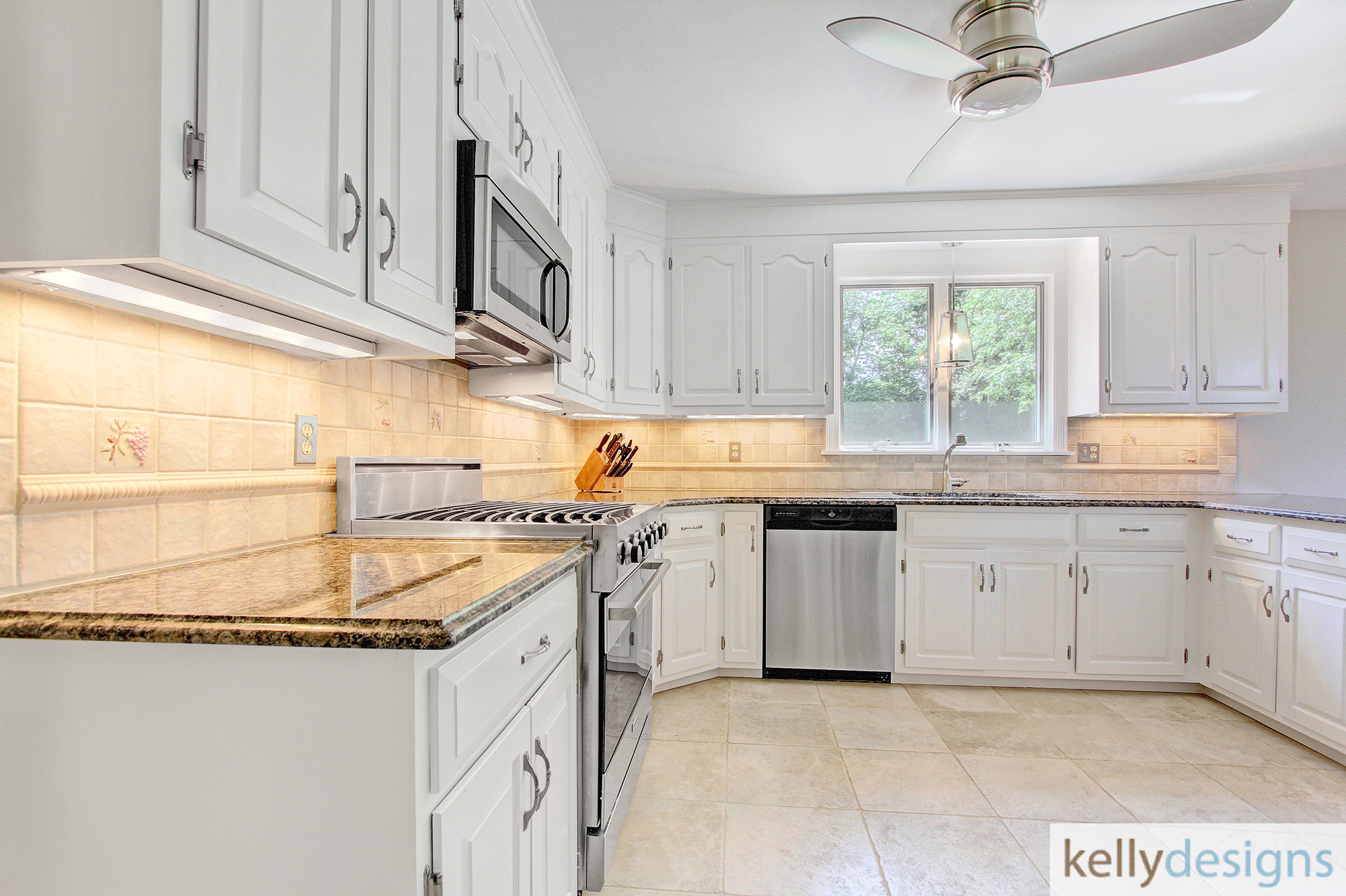 Kitchen  - Flush On Fulling Mill Staging -  Home Staging By Kelly Designs