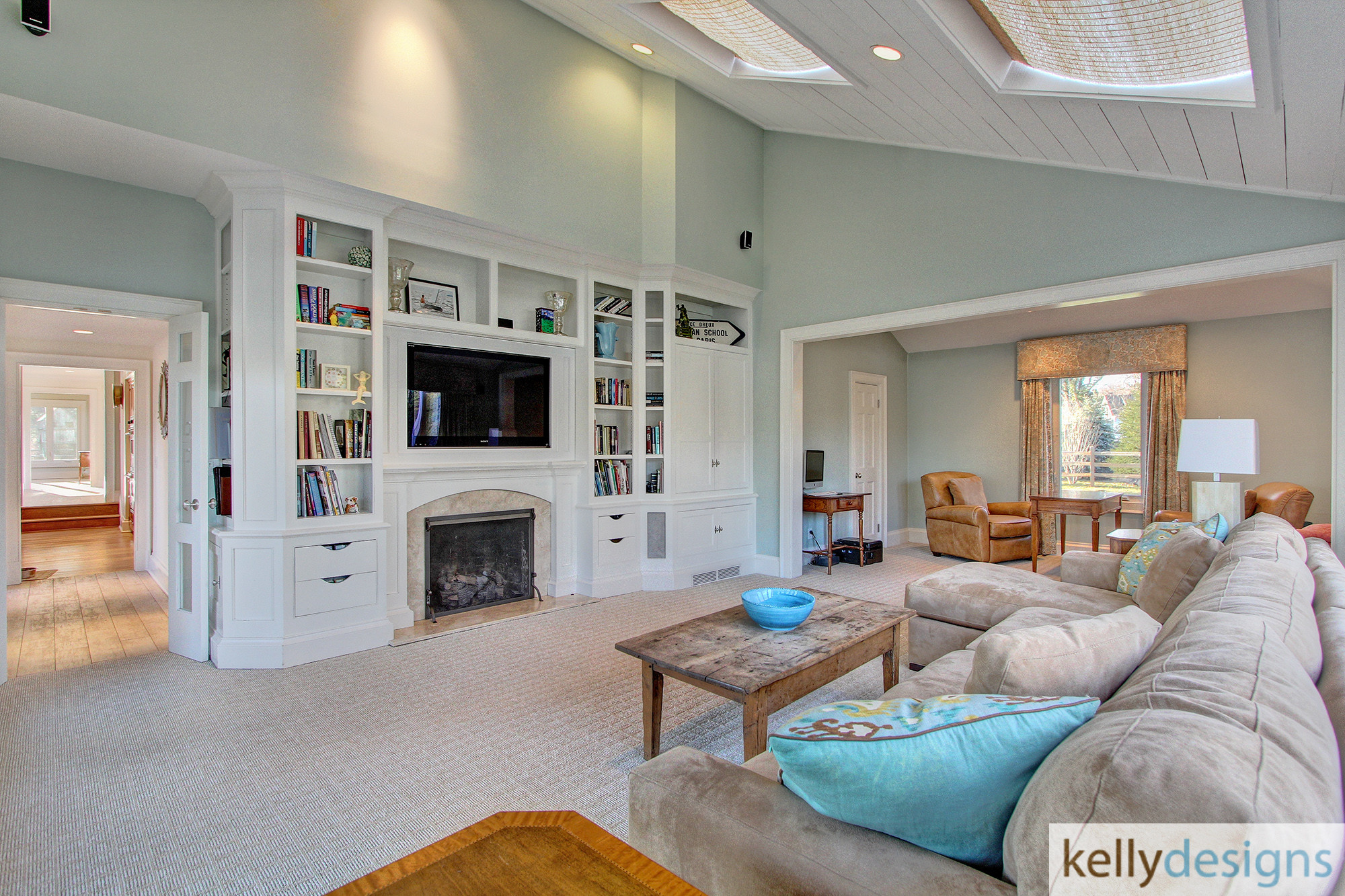 Spectacular Staging In Beachside Home   Home Staging By kellydesigns -  Family room