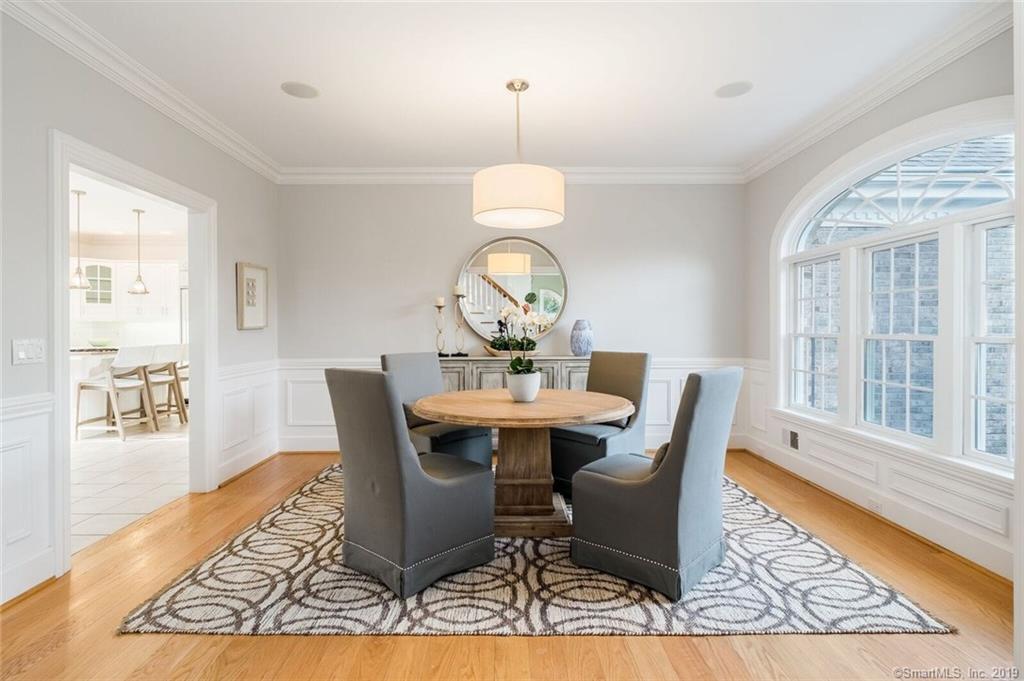Staging Queens Grant - Dining Room- Home Staging By kellydesigns