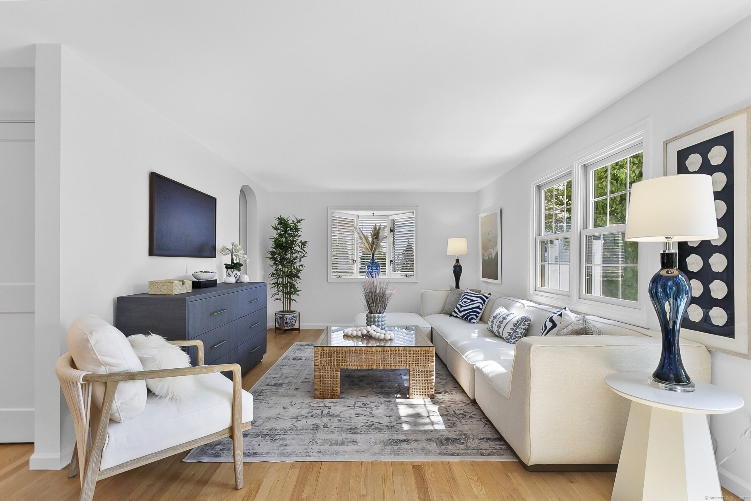 Family Room - Home Staging by kellydesigns