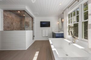 Master Bathroom - Home Staging by kellydesigns